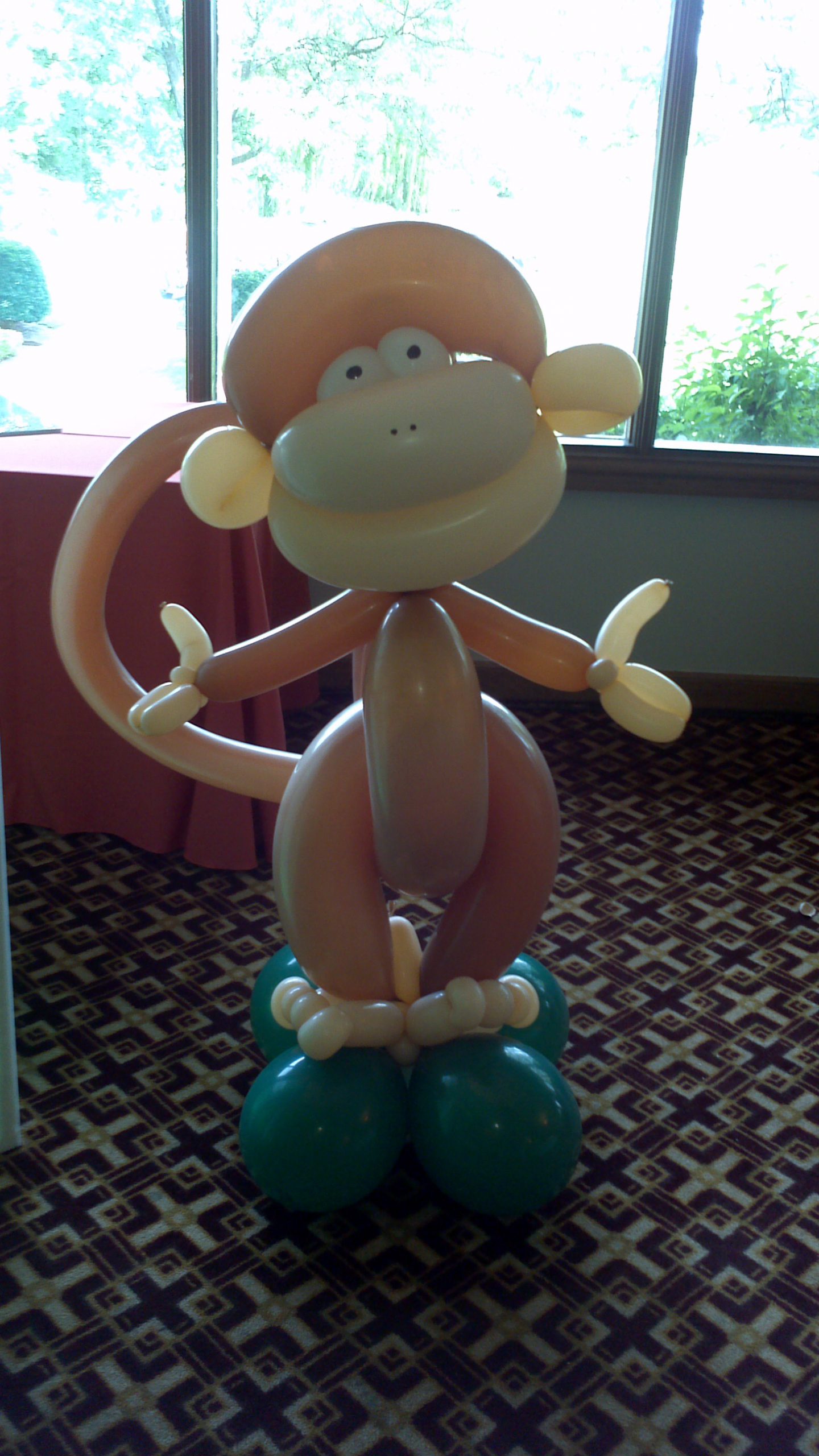 Balloon monkey